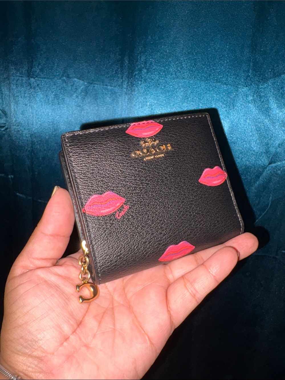 COACH Black Leather Wallet with Pink Kiss Print - Picture 8 of 9